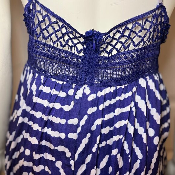 Averie Blue/White Hexagon Dilla Lace Maxi Dress Sz Lr - Picture 8 of 14